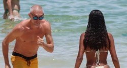 Bivši muž Monice Bellucci snimljen dok je uživao s mlađahnom Tinom na plaži