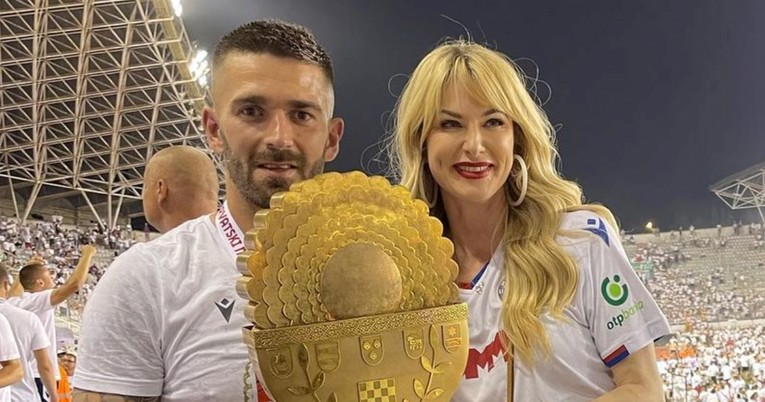 Hajdukovac Livaja sa suprugom uživao na koncertu Miše Kovača u Splitu
