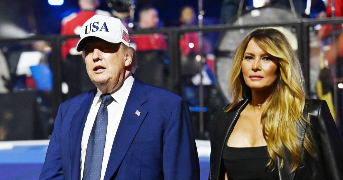 Melania Trump za UFC spektakl ispred Bijele kuće odabrala pripijenu crnu haljinu