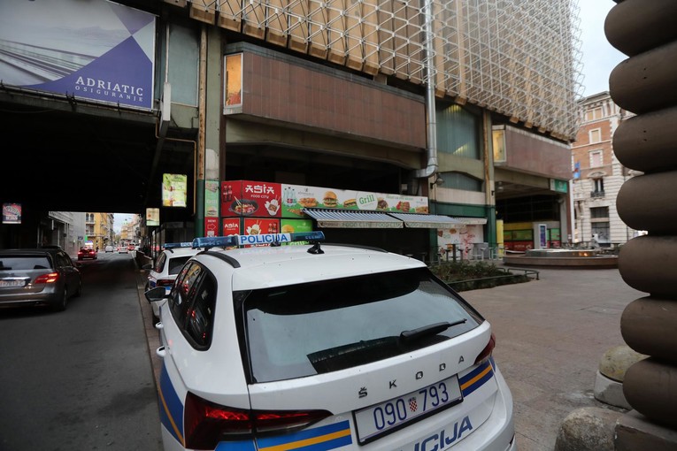 Pijani Česi vrijeđali policajce u Rijeci, dobili po 15 dana zatvora