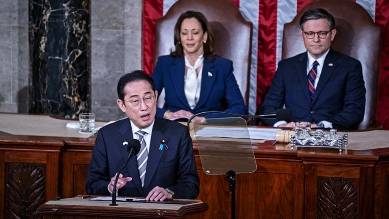 Japanski premijer: Amerika treba pomoći Ukrajini, svijet je na prijelomnici