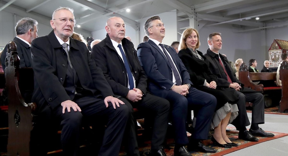 Plenković bio na uskrsnoj misi: Čuli smo lijepu propovijed kardinala Bozanića
