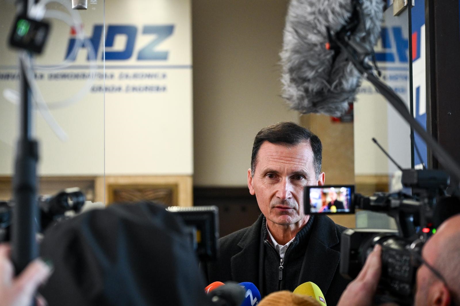 Primorac Milanoviću: Neradnik i slučajni predsjednik o ekonomiji ne zna ništa