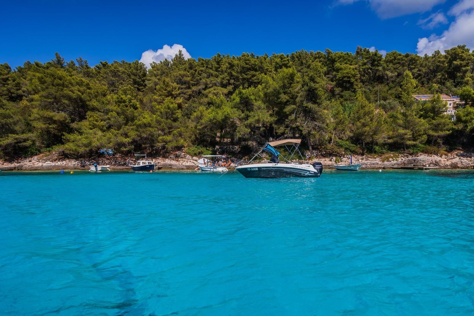 Bez gužvi i restorana: Uvala na Korčuli s kristalno čistim morem je hit na Instagramu