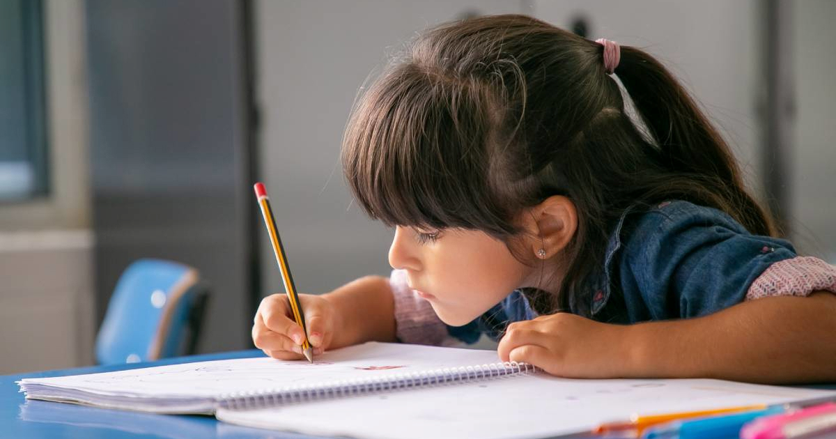 Psihološki trik: Kako motivirati dijete na zadaću bez svađe?