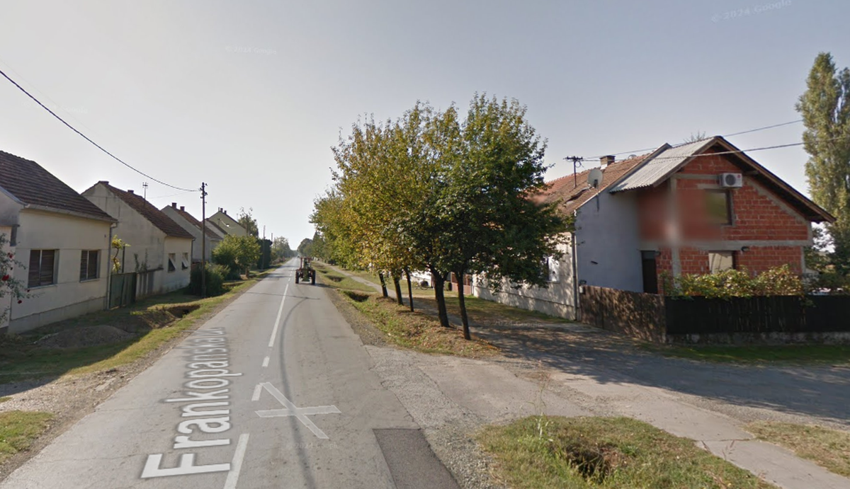 U Slavoniji auto nije propustio moped, vozač mopeda teško ozlijeđen