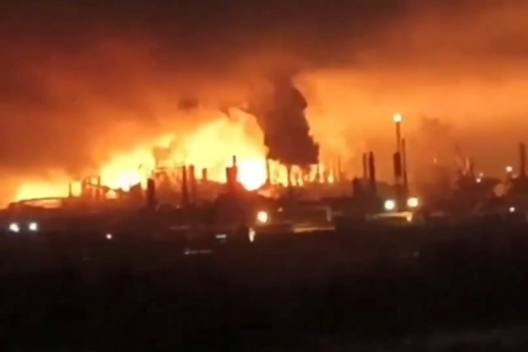 SBU: Naših 160 udara na rafinerije smanjilo je rusku proizvodnju nafte za 90%