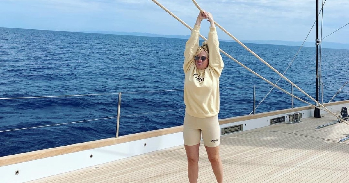 Rebel Wilson pozirala u topu i tajicama i dokazala da nikad nije izgledala bolje
