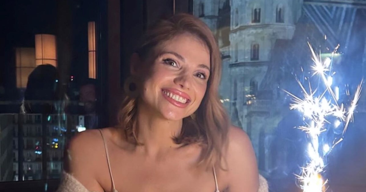 Bijela, čipkasta, nalik rublju: Lejla Filipović u haljini koja se ne zaboravlja