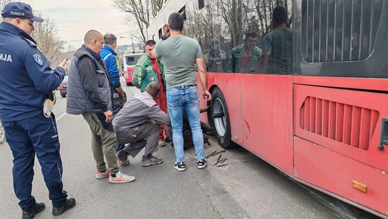 U Beogradu otpao kotač s busa u vožnji i ubio ženu