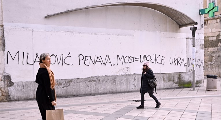 FOTO Splitska policija i dalje traži autore grafita o Milanoviću i Penavi