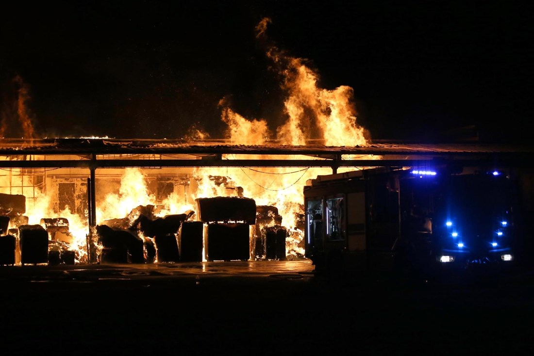 VIDEO Ogromni požar na zagrebačkom Žitnjaku pod kontrolom