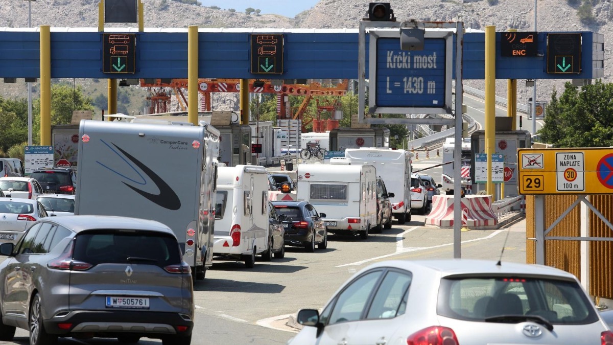 Na Krku za vikend bilo više od 30.000 turista, 74 posto u odnosu na lani