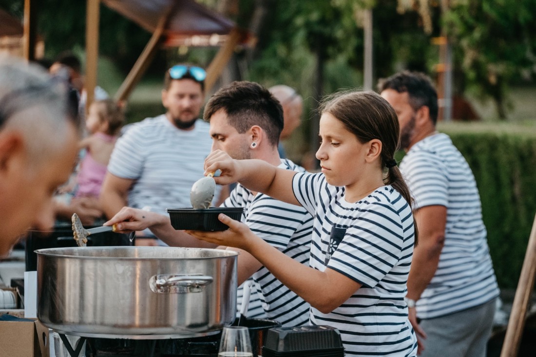 Ribarska fešta na Pagu donosi pravu morsku gozbu, sve porcije stoje 10 eura