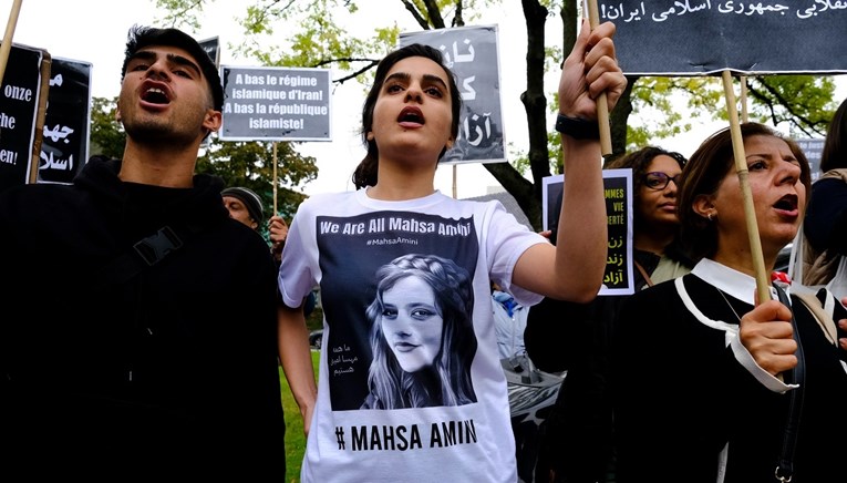 Iran osudio na smrt još četiri prosvjednika