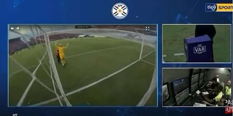 VIDEO Golman isključen prije početka utakmice