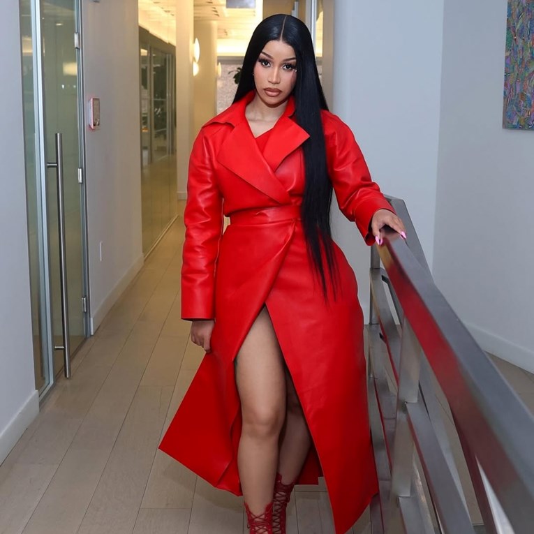Cardi B dala 13 tisuća dolara za dijamantni piercing stražnjice. Ispao joj u školjku