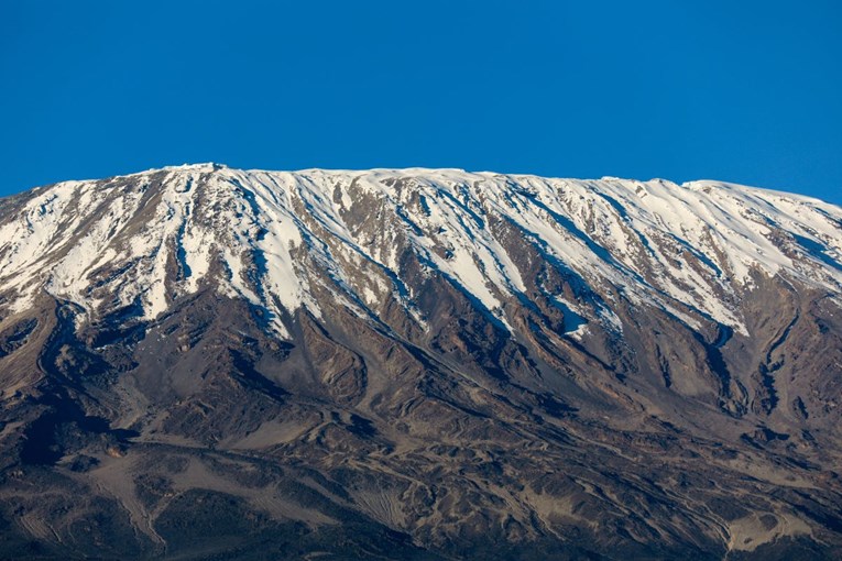 Tijekom misije spašavanja pao helikopter na Kilimandžaru. Poginulo pet osoba.