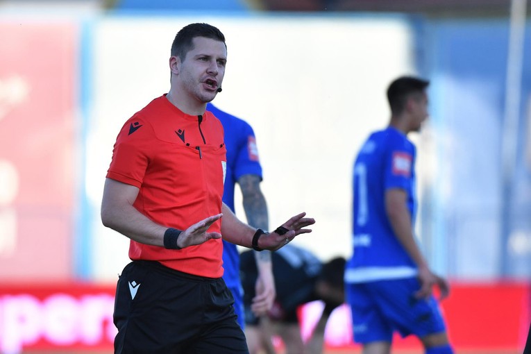 Naguravanje, psovke i gužva: SHNL sudac umalo napadnut na utakmici juniora