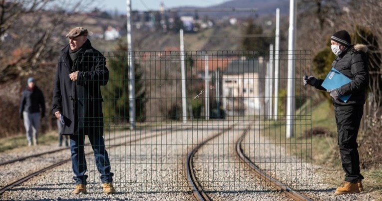Vlasnik zemljišta u Zagrebu blokirao tramvajsku prugu, pogledajte snimku