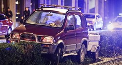 VIDEO Autom se zabio u hidrant u Zagrebu, voda šikljala u zrak
