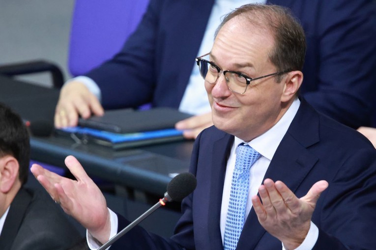 Njemački ministar: Stalno spominju obitelji s djecom. Imigranti su uglavnom muškarci