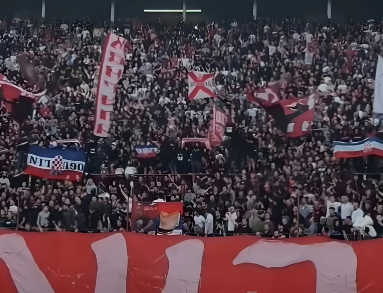 VIDEO Delije palile hrvatske zastave i pjevale obradu pjesme hrvatske pjevačice