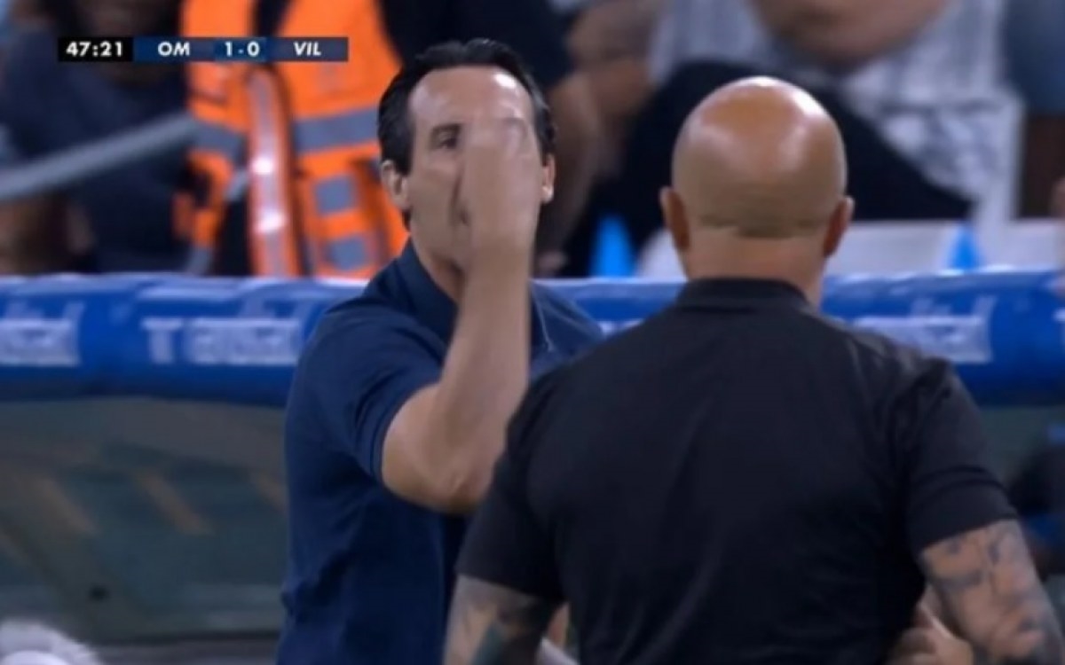 Pogledajte kako su se Sampaoli i Emery umalo potukli na prijateljskoj utakmici