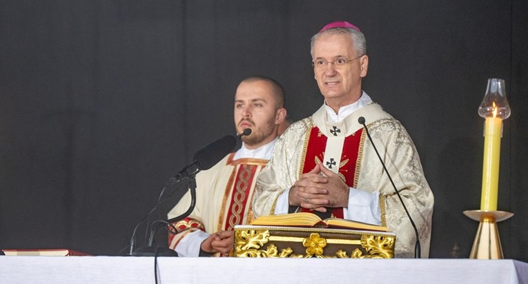 Zagrebački nadbiskup u Vukovaru: Mi nismo narod koji napada tuđe, nego branimo svoje