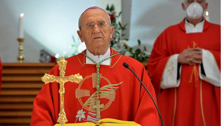 Nadbiskup Puljić u Škabrnji: Ljudi te užase teško mogu zaboraviti i oprostiti