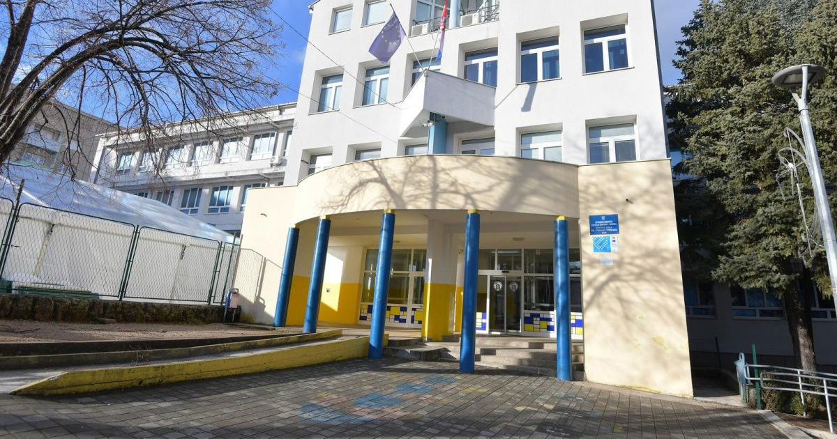 Knin dodijelio stipendije srednjoškolcima i studentima. Dobivat će po 100 i 170 eura