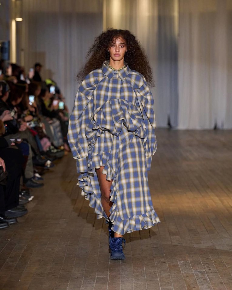 Prkos idealu mršavosti? Modne piste slave veće siluete