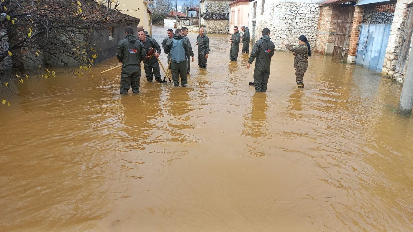 Poplave u Albaniji: Jedna žena poginula, stotine stanovnika evakuirano