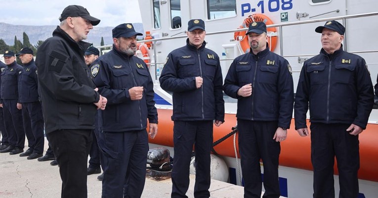 VIDEO Božinović zapjevao s policajcima u Splitu