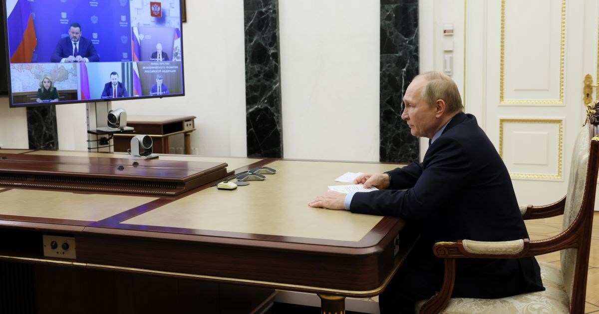 Bivši šef britanske vojske: Rusi bi mogli započeti masivni topnički napad na Herson