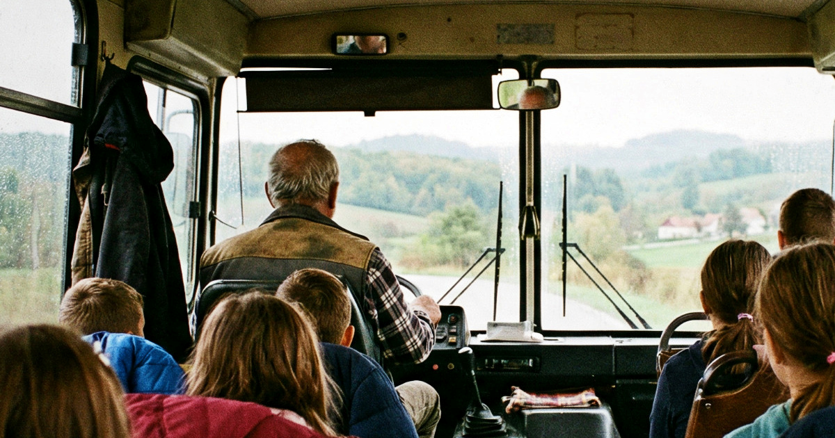 Vozač (73) školskog busa dirao maloljetnicu kod Čazme. Dobio je uvjetnu