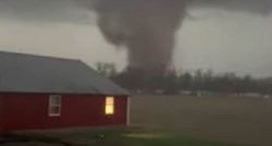 VIDEO Troje mrtvih u tornadu u SAD-u