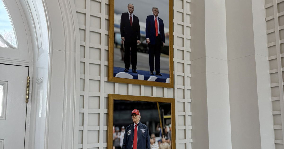 Ovo je nova fotografija na zidu Bijele kuće. Na njoj su Putin i Trump