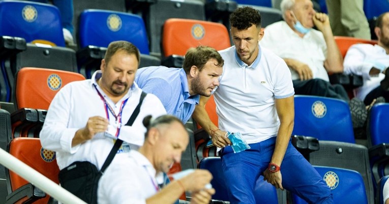 Perišić na štakama stigao na Poljud, nakon utakmice na Instagramu čestitao Hajduku