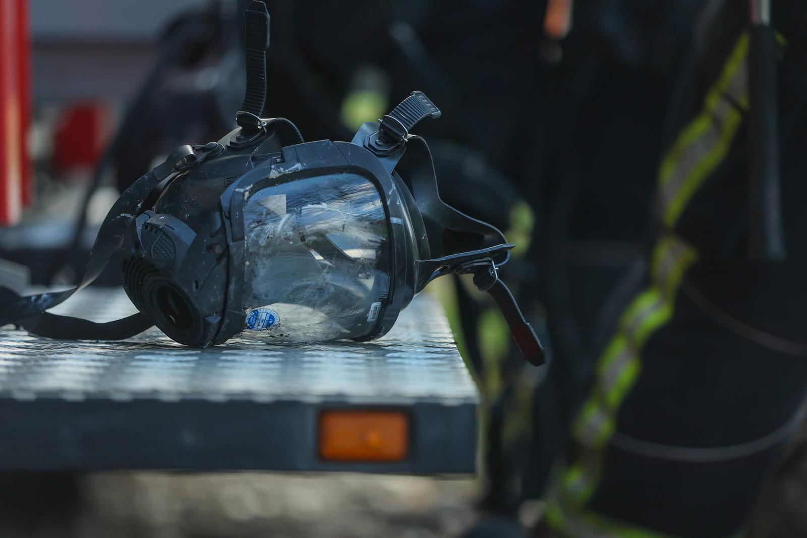 Rastrojen divljao kod Vrgorca, zapalio si dva auta. Policajcima prijetio smrću