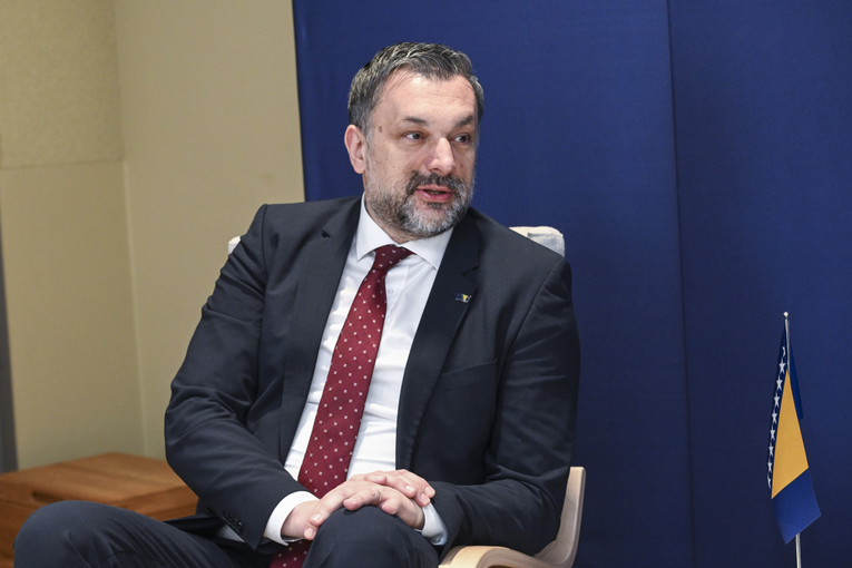 Šef diplomacije BiH odbacio novu izbornu jedinicu za Hrvate. Spomenuo vlast bez HDZ-a