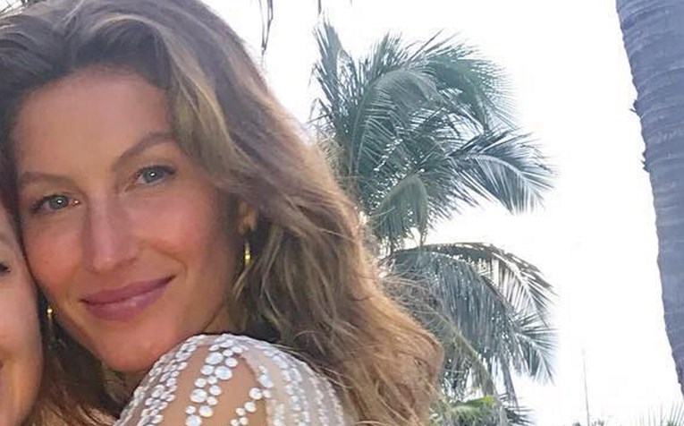 Gisele Bundchen na 39. rođendan oduševila fanove fotkom sa sestrom blizankom