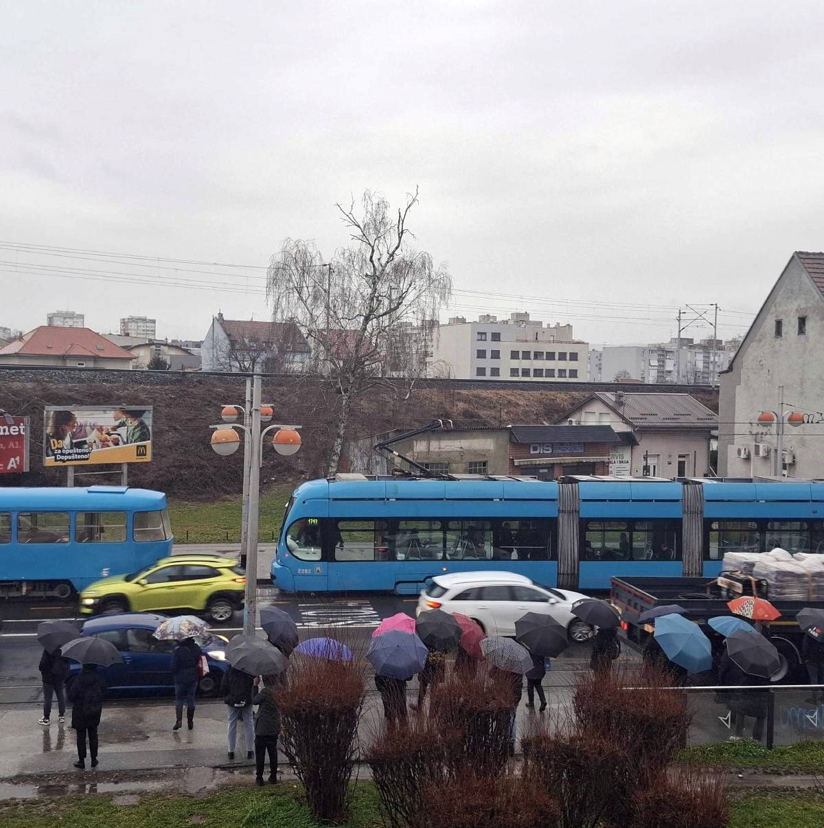 Zastoj tramvaja na jednoj od najprometnijih ulica u Zagrebu