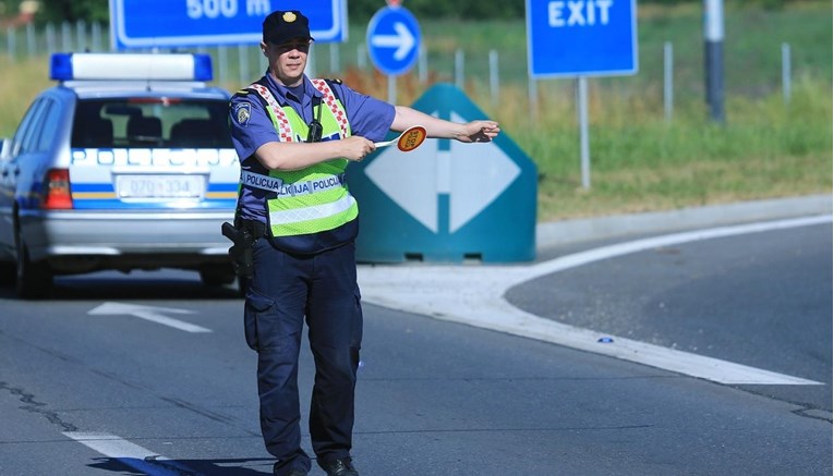 U Slavoniji vozio pripit i pod zabranom. Oduzet mu auto i uhićen je