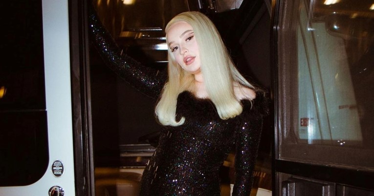 Kim Petras postala prva transrodna umjetnica na prvom mjestu Billboardove liste