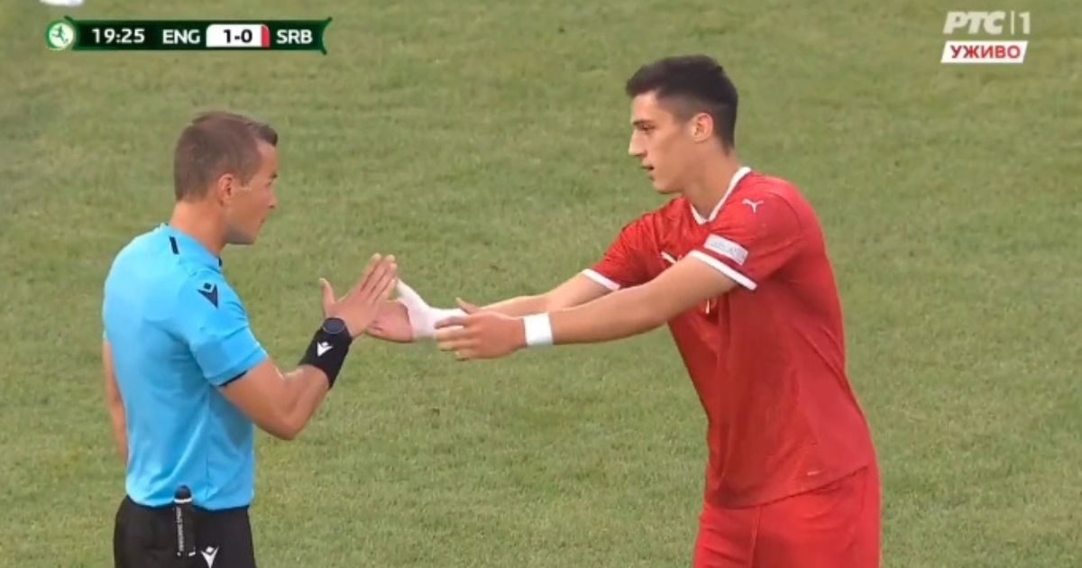 VIDEO Danski sudac odbio se rukovati sa srpskim nogometašem na Euru