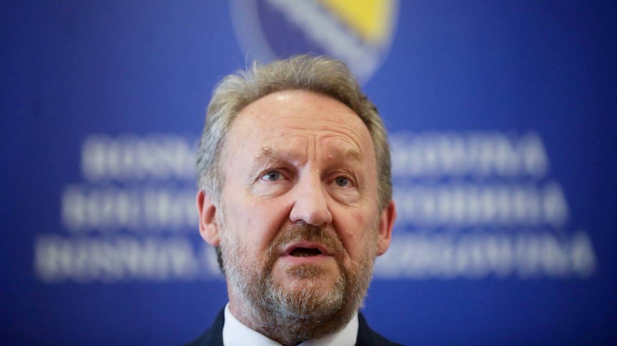 Bakir Izetbegović ima koronu