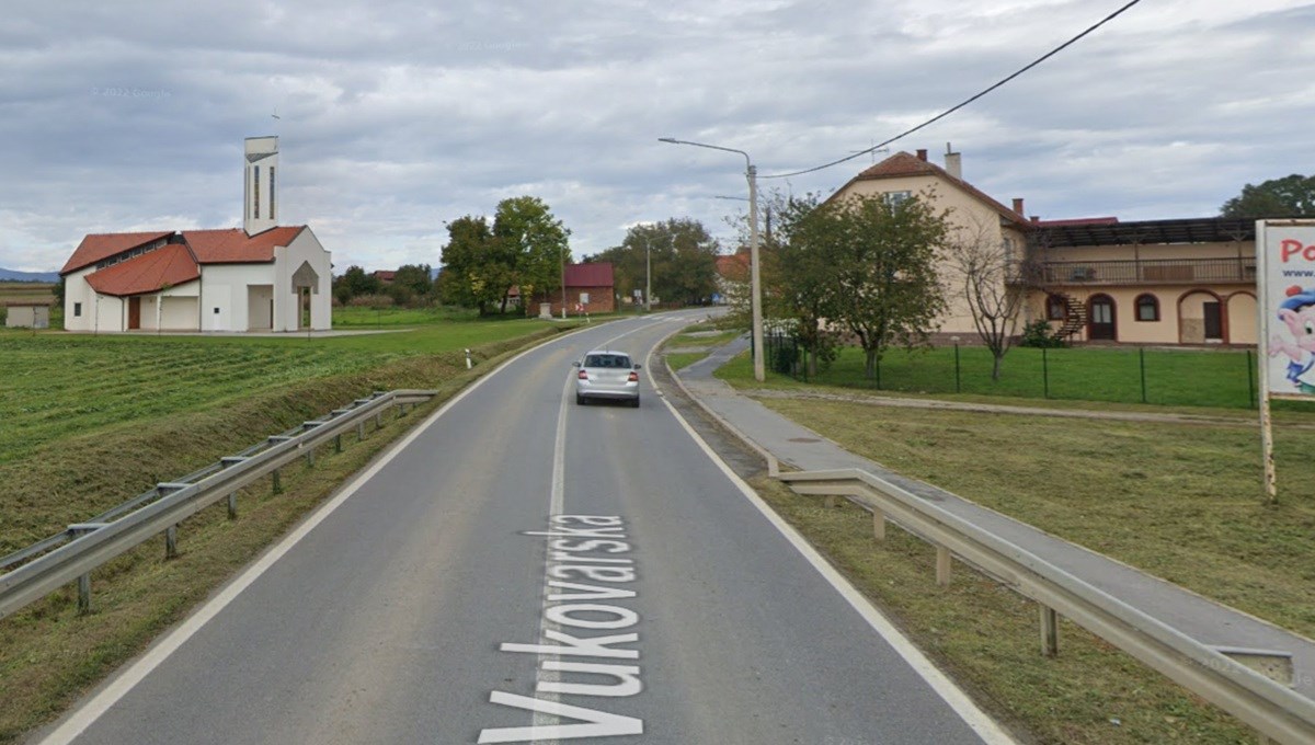 Zbog prebrze vožnje sletio s ceste, ozlijeđeni vozač i dijete