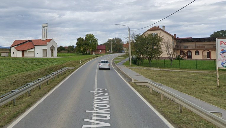 Zbog prebrze vožnje sletio s ceste, ozlijeđeni vozač i dijete