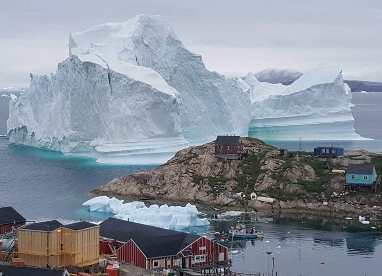 Toplinski val prijeti rekordnim otapanjem leda na Grenlandu